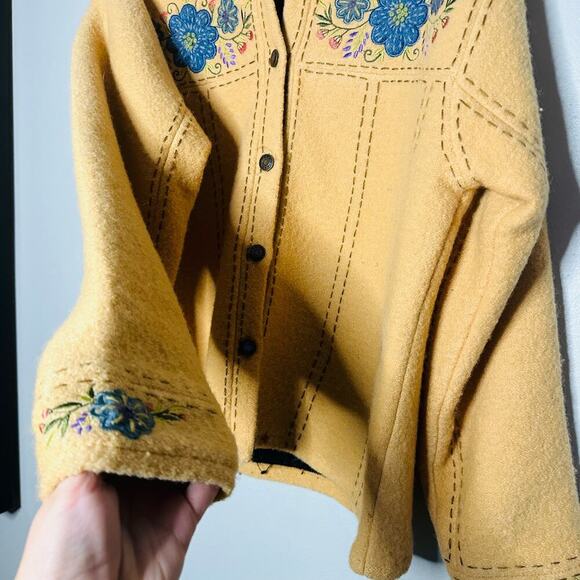 Icelandic Design Mustard Yellow Floral Wool Embroidered Shacket Jacket Size L - Picture 8 of 16